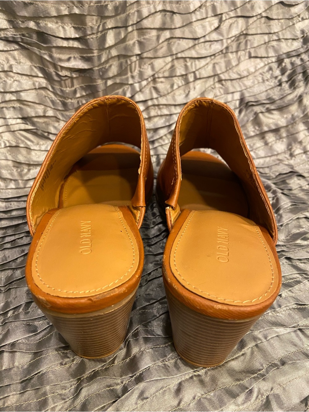 Old Navy Tan Open-Toe Slide Mules - Picture 5 of 12